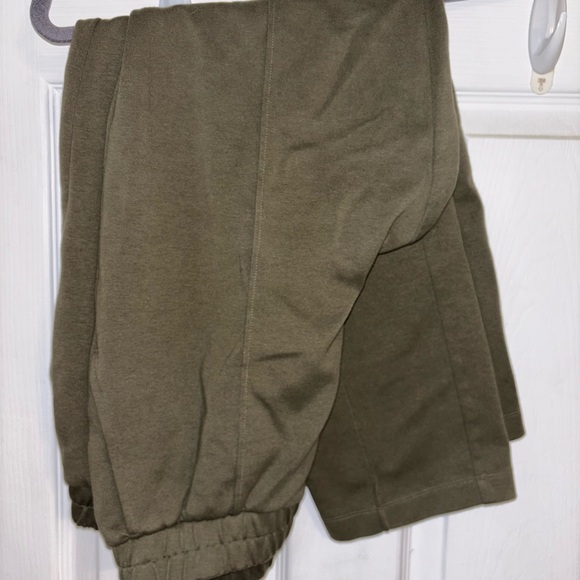 a new day Olive pants- medium - Picture 3 of 4